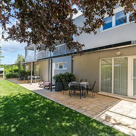 Apartments Dama Πόρετς Εξωτερικό φωτογραφία