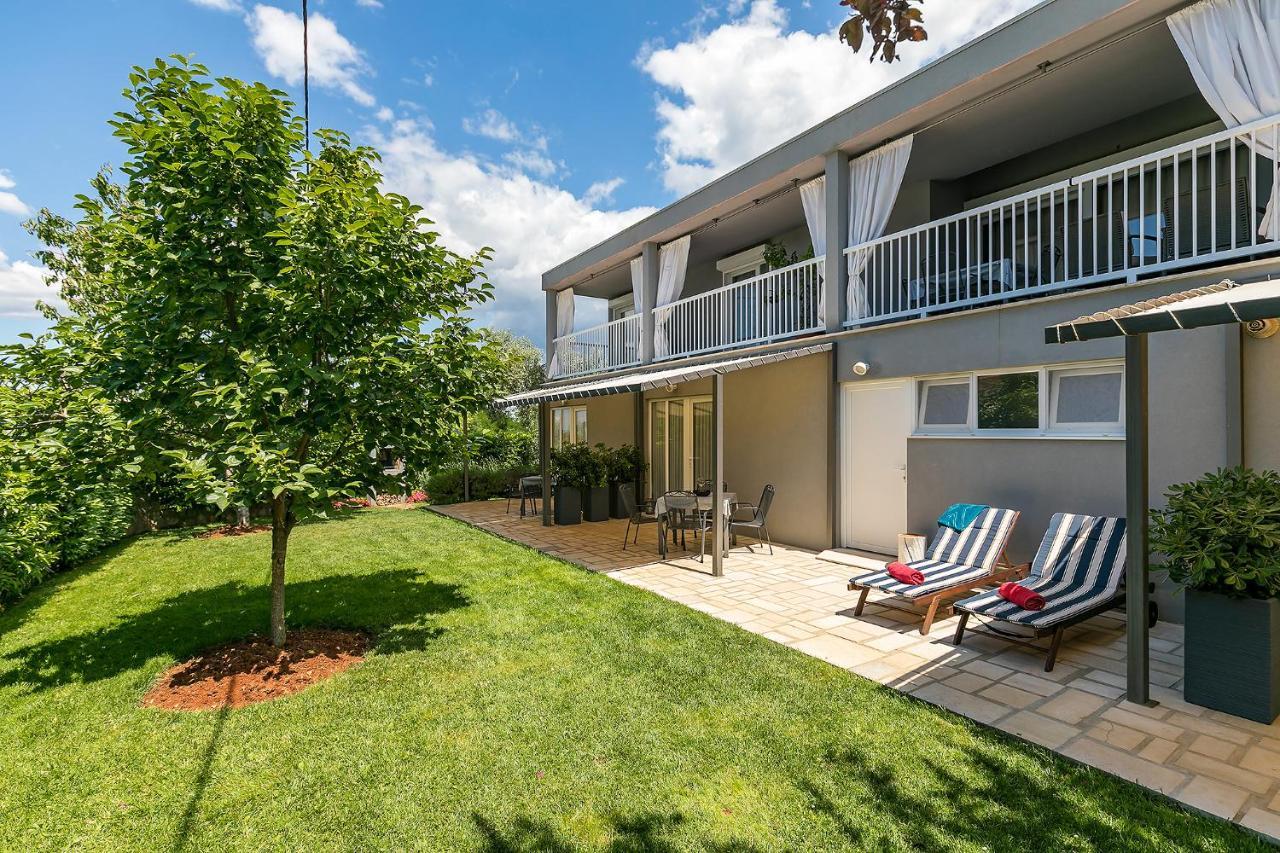Apartments Dama Πόρετς Εξωτερικό φωτογραφία