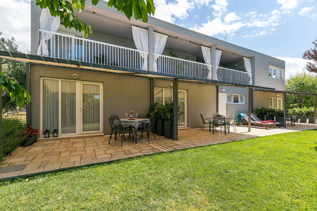 Apartments Dama Πόρετς Εξωτερικό φωτογραφία