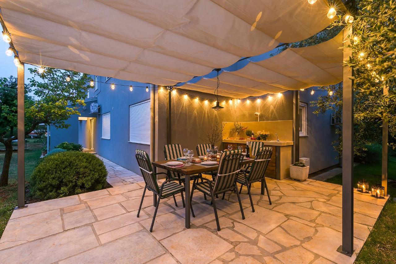 Apartments Dama Πόρετς Εξωτερικό φωτογραφία