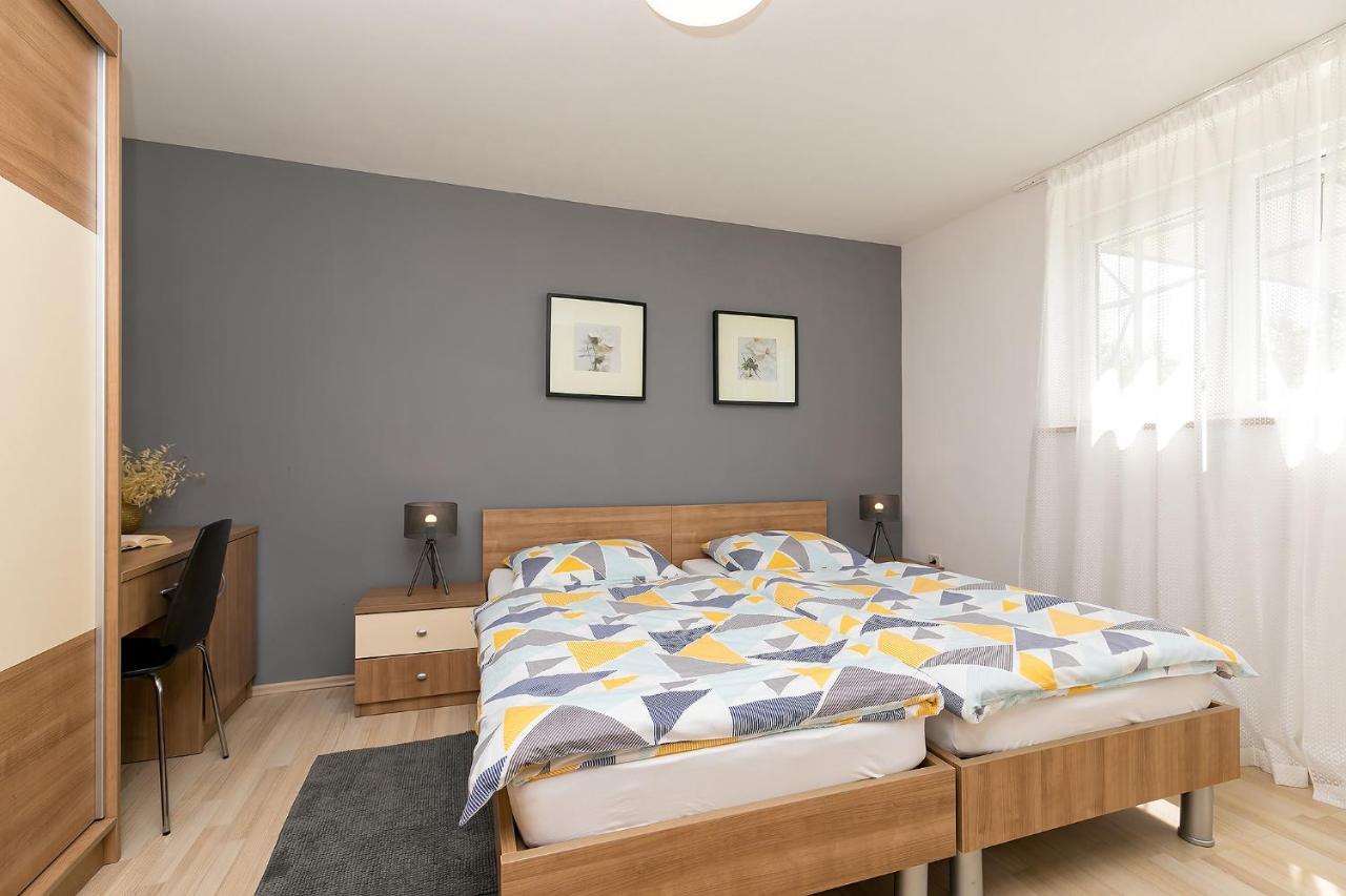 Apartments Dama Πόρετς Εξωτερικό φωτογραφία