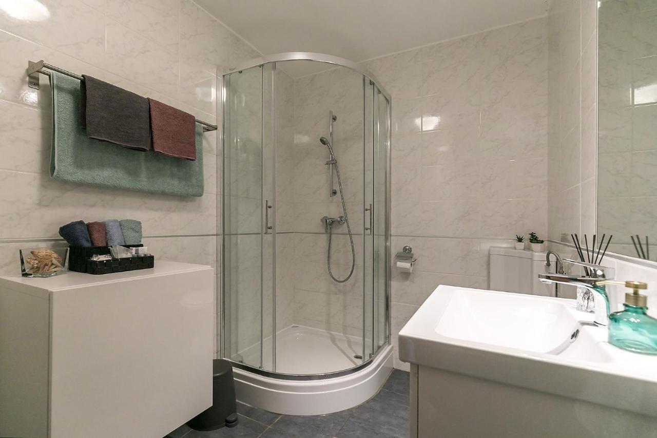 Apartments Dama Πόρετς Εξωτερικό φωτογραφία