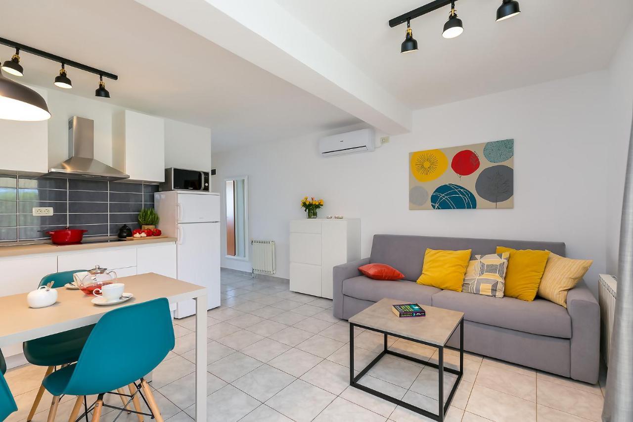 Apartments Dama Πόρετς Εξωτερικό φωτογραφία