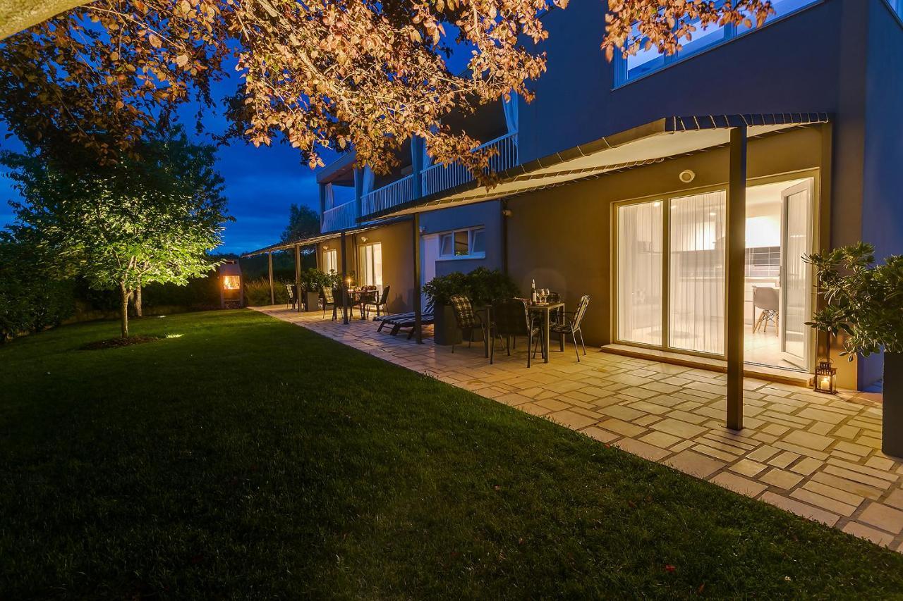 Apartments Dama Πόρετς Εξωτερικό φωτογραφία